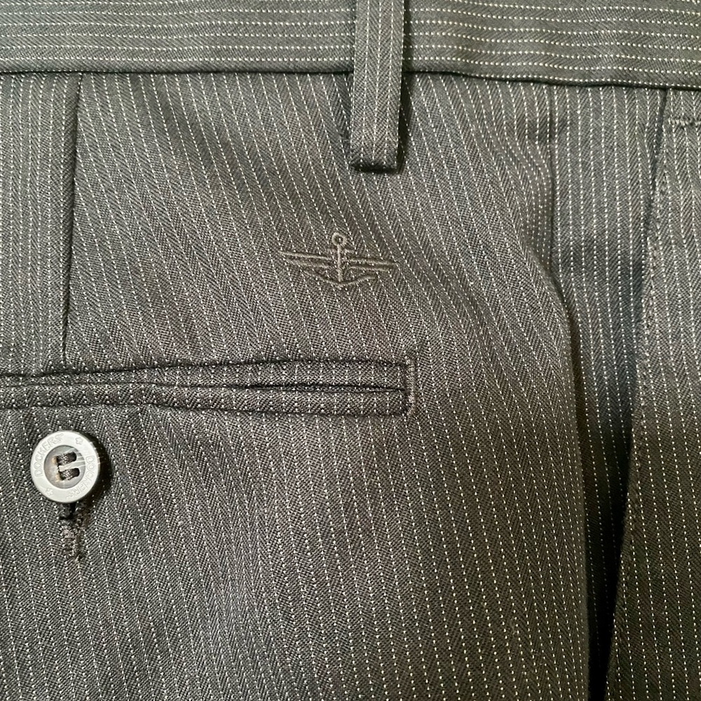 DOCKERS Signature Khaki Straight Fit - Men's Dress Pants! Only worn once! - Picture 3 of 7